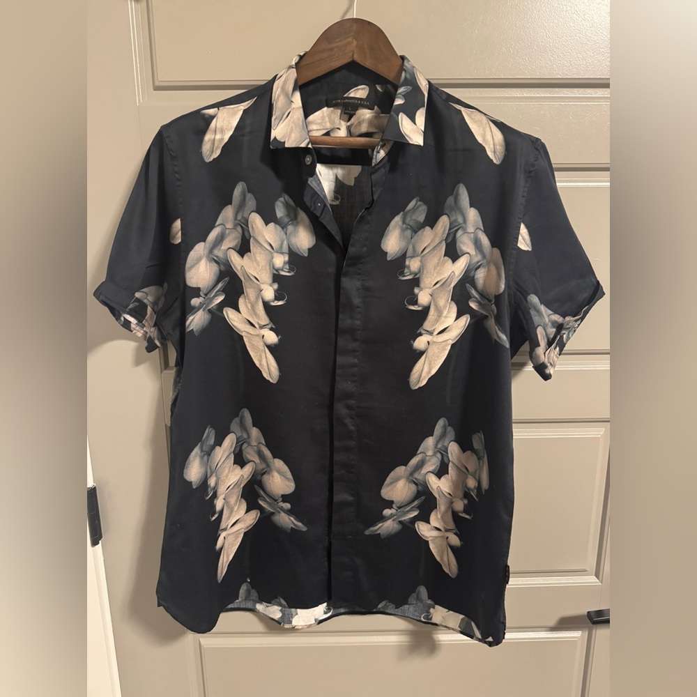 John Varvatos Short Sleeve Floral Print Shirt – Black with White Orchids, Size L
